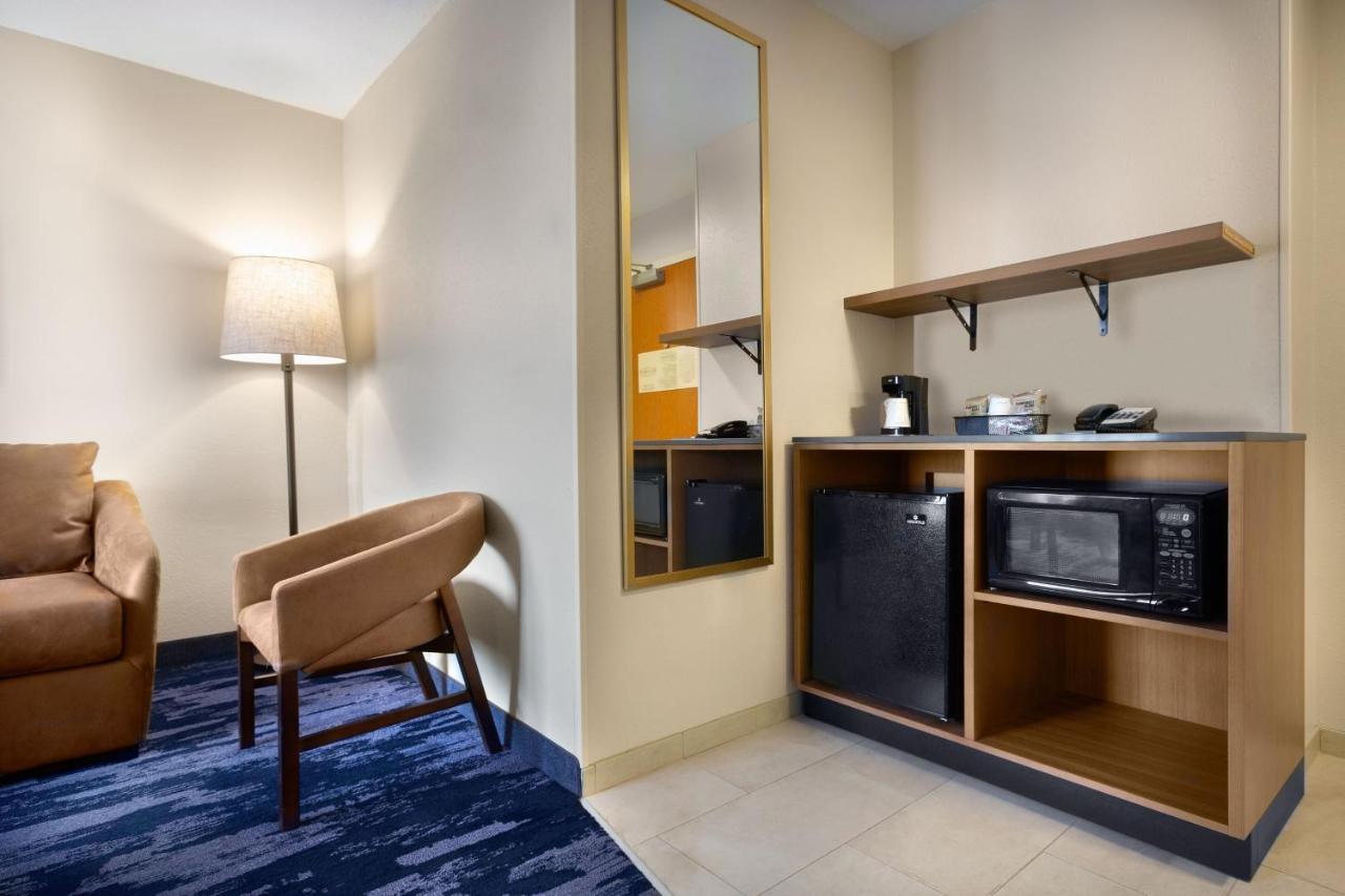 Fairfield Inn & Suites אליזבת סיטי מראה חיצוני תמונה