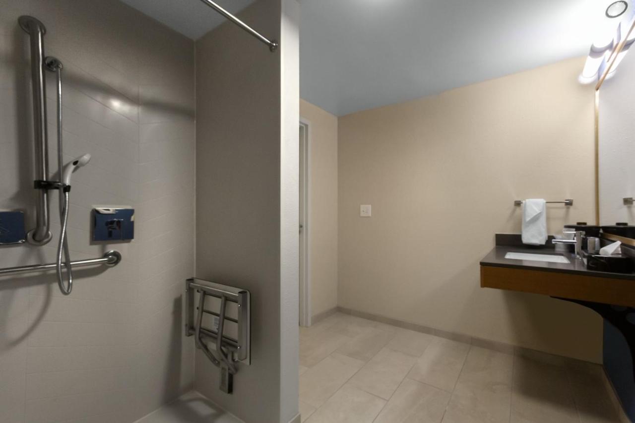 Fairfield Inn & Suites אליזבת סיטי מראה חיצוני תמונה