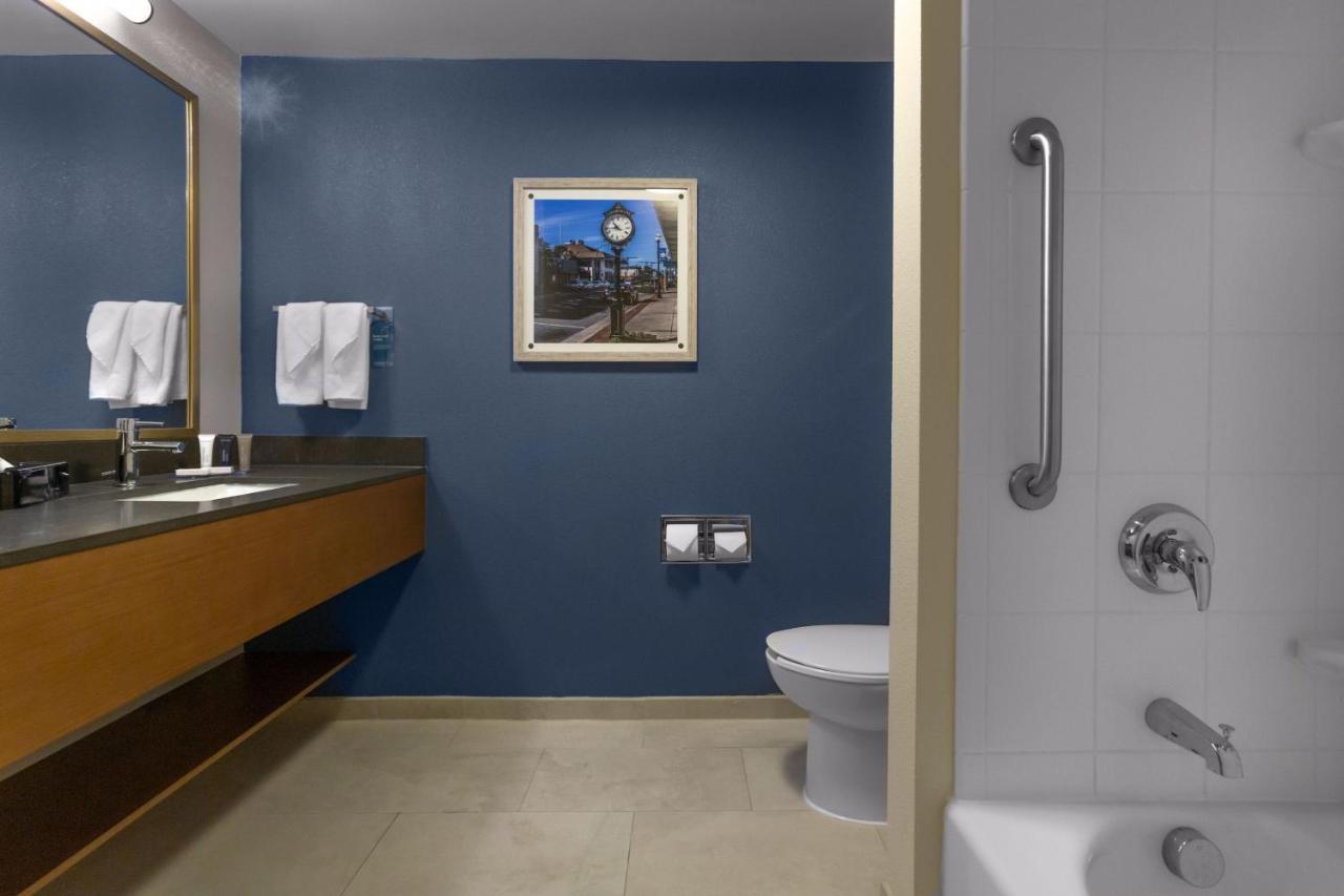 Fairfield Inn & Suites אליזבת סיטי מראה חיצוני תמונה