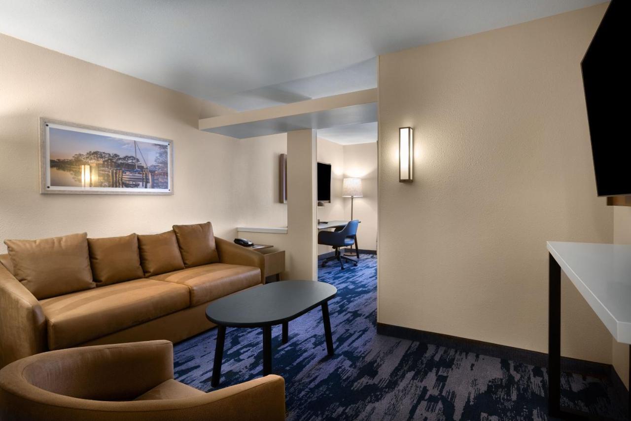 Fairfield Inn & Suites אליזבת סיטי מראה חיצוני תמונה