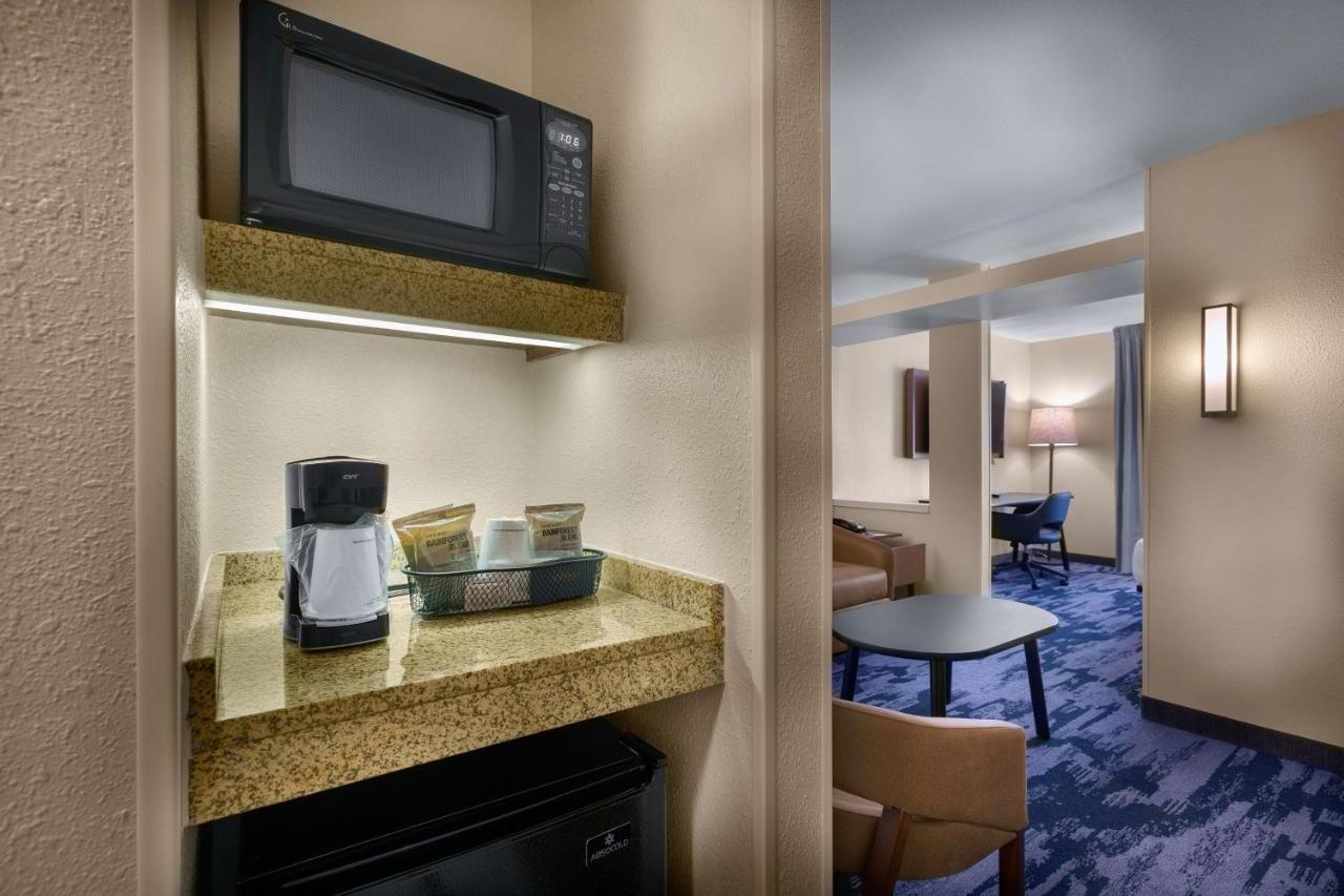 Fairfield Inn & Suites אליזבת סיטי מראה חיצוני תמונה